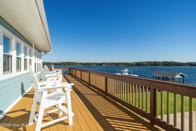 225 Great Neck Hill, Hubert, NC 28539