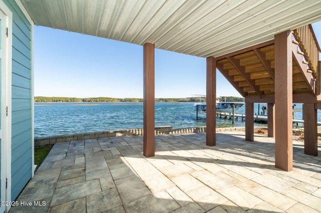 225 Great Neck Hill, Hubert, NC 28539