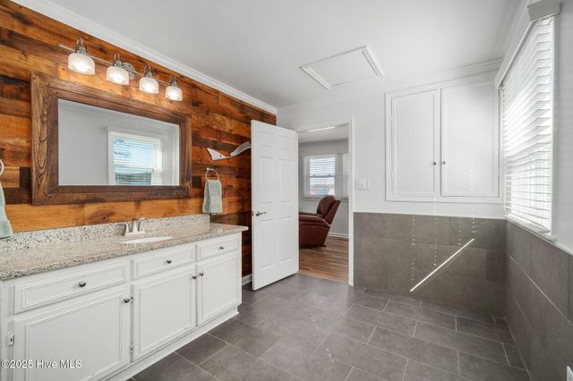 225 Great Neck Hill, Hubert, NC 28539