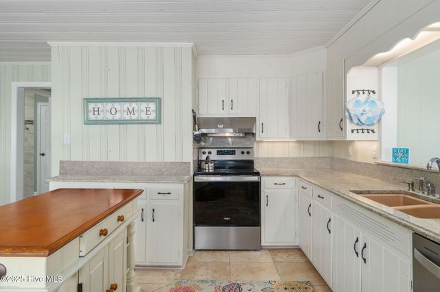 225 Great Neck Hill, Hubert, NC 28539