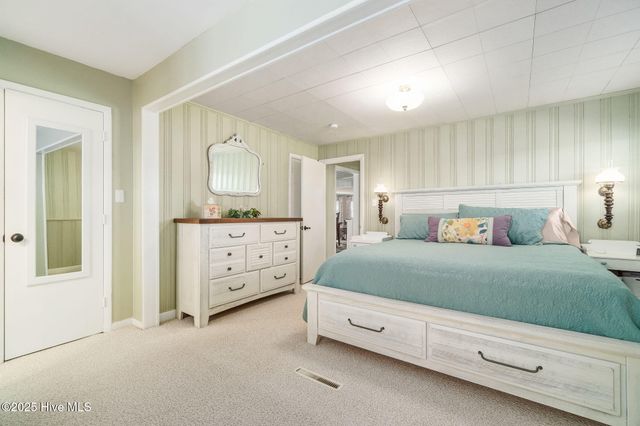 225 Great Neck Hill, Hubert, NC 28539