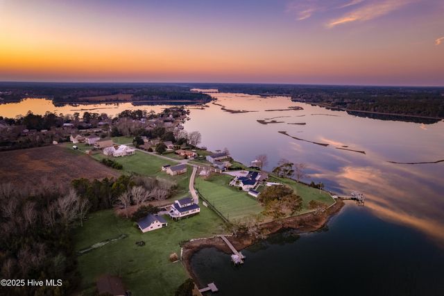 225 Great Neck Hill, Hubert, NC 28539