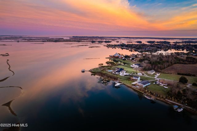 225 Great Neck Hill, Hubert, NC 28539