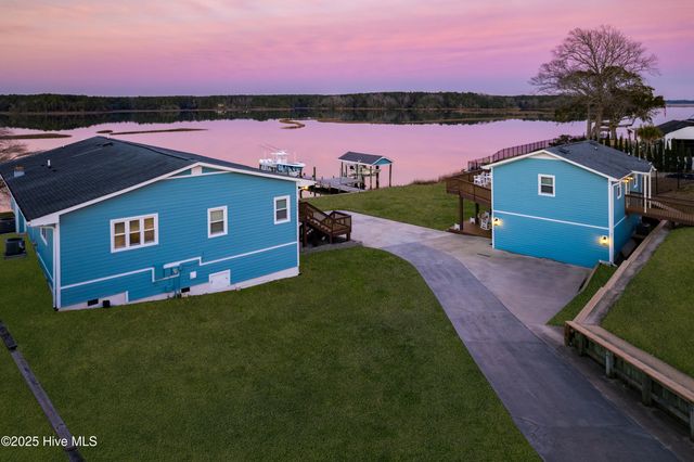 225 Great Neck Hill, Hubert, NC 28539