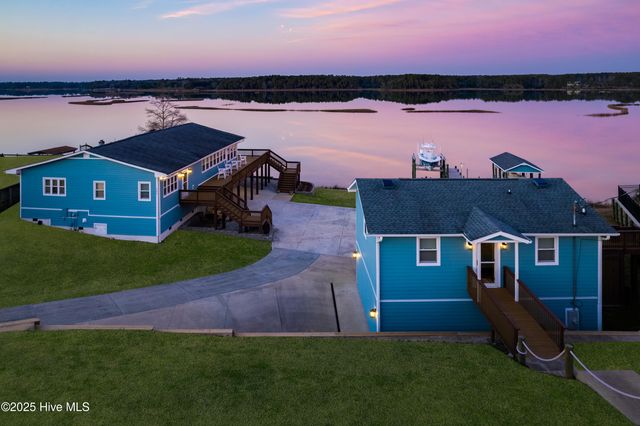 225 Great Neck Hill, Hubert, NC 28539