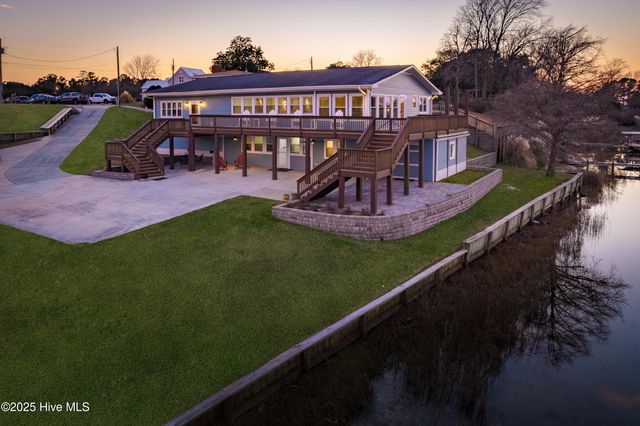 225 Great Neck Hill, Hubert, NC 28539