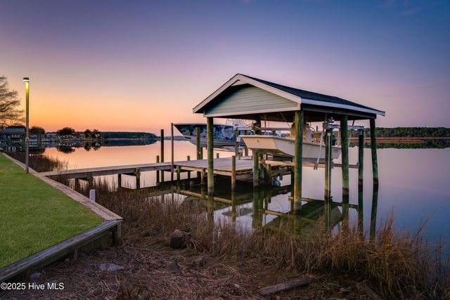 225 Great Neck Hill, Hubert, NC 28539