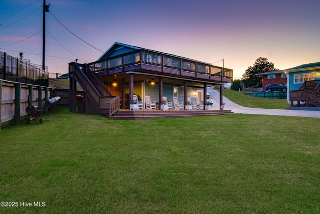 225 Great Neck Hill, Hubert, NC 28539