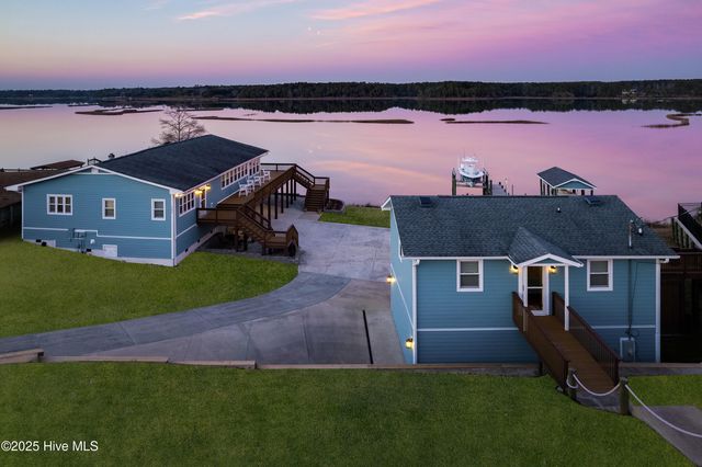 225 Great Neck Hill, Hubert, NC 28539