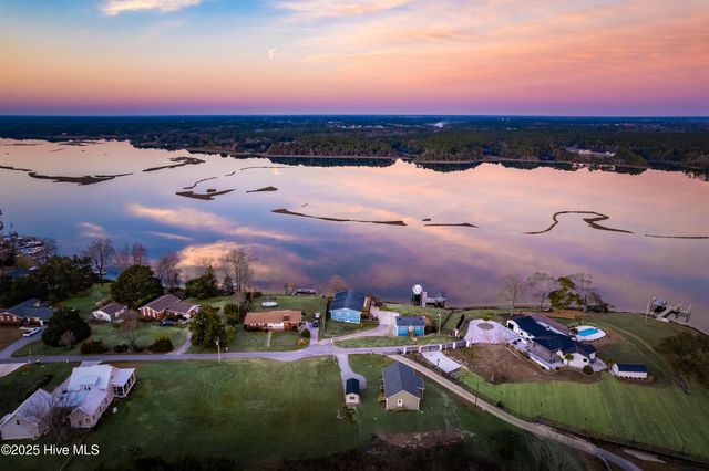 225 Great Neck Hill, Hubert, NC 28539