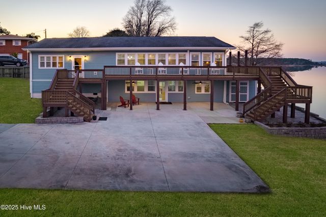 225 Great Neck Hill, Hubert, NC 28539