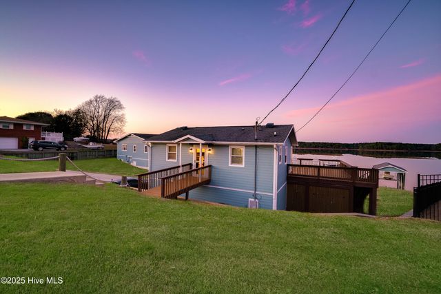 225 Great Neck Hill, Hubert, NC 28539