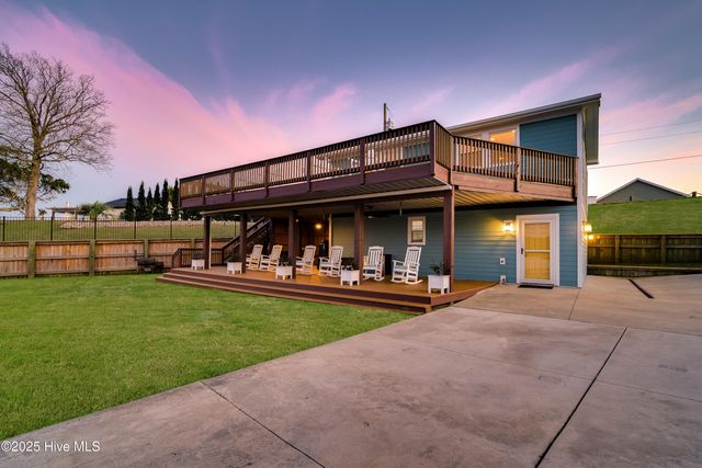 225 Great Neck Hill, Hubert, NC 28539