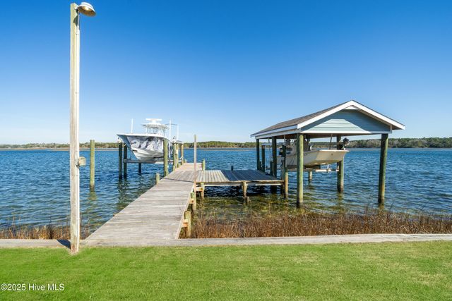 225 Great Neck Hill, Hubert, NC 28539