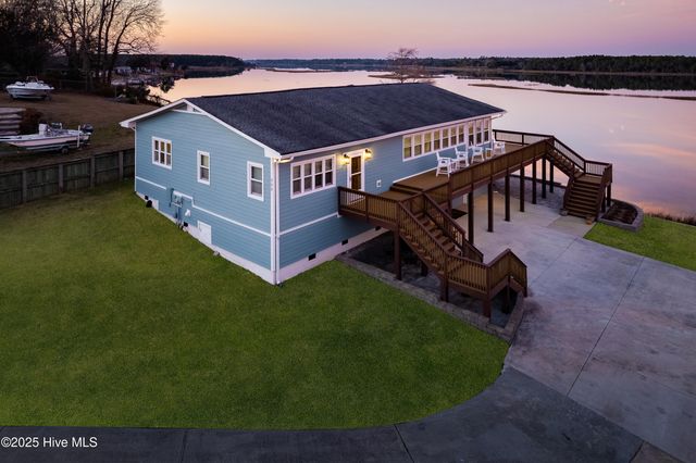 225 Great Neck Hill, Hubert, NC 28539