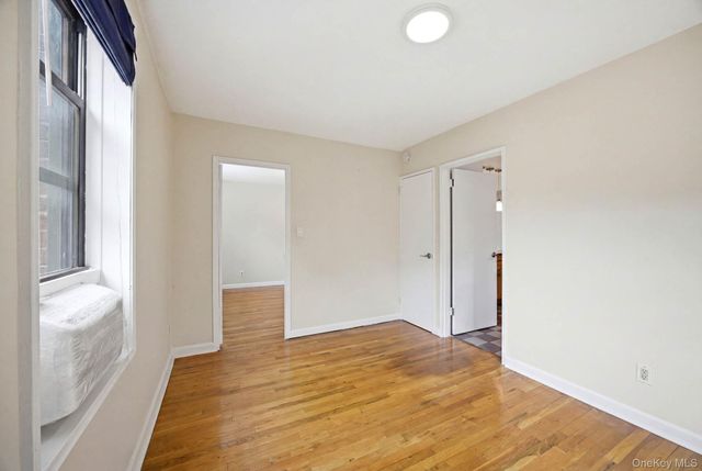 25-34 Crescent Street 2K, Astoria, NY 11102