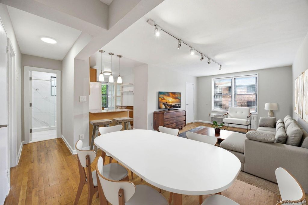 25-34 Crescent Street 2K, Astoria, NY 11102 — exterior