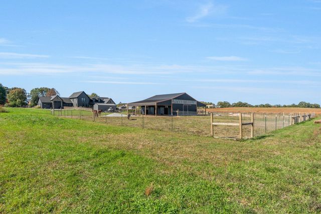 128 Emma Ln, Hohenwald, TN 38462