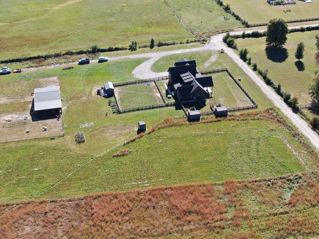 128 Emma Ln, Hohenwald, TN 38462