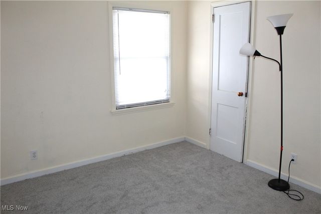 2911 Oakwood Drive, Cuyahoga Falls, OH 44221