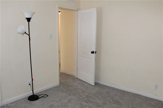 2911 Oakwood Drive, Cuyahoga Falls, OH 44221