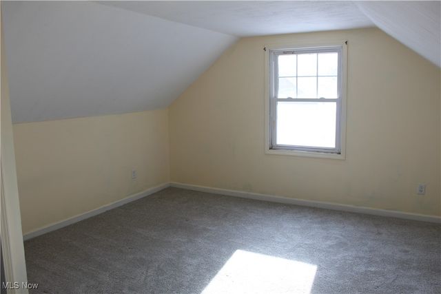 2911 Oakwood Drive, Cuyahoga Falls, OH 44221