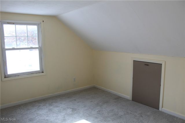 2911 Oakwood Drive, Cuyahoga Falls, OH 44221