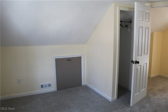 2911 Oakwood Drive, Cuyahoga Falls, OH 44221