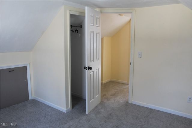 2911 Oakwood Drive, Cuyahoga Falls, OH 44221