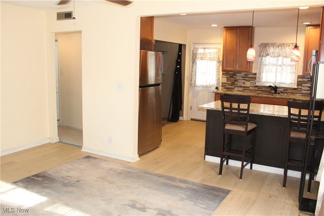 2911 Oakwood Drive, Cuyahoga Falls, OH 44221