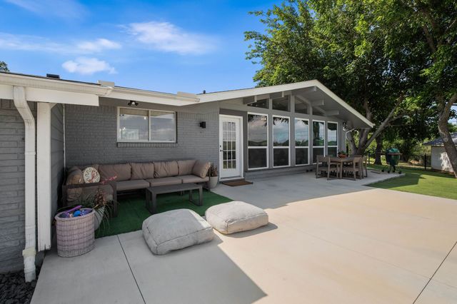 1613 S Cliff Street, Decatur, TX 76234