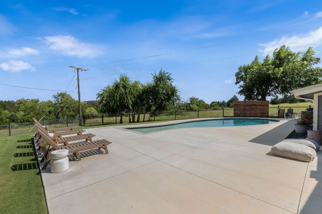 1613 S Cliff Street, Decatur, TX 76234