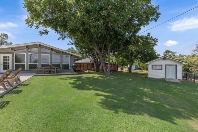 1613 S Cliff Street, Decatur, TX 76234