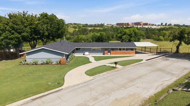 1613 S Cliff Street, Decatur, TX 76234