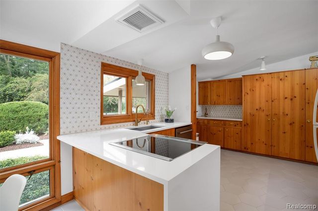 32750 Romsey Road, Franklin, MI 48025