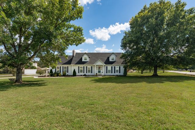 201 Chadwick Dr, Fayetteville, TN 37334