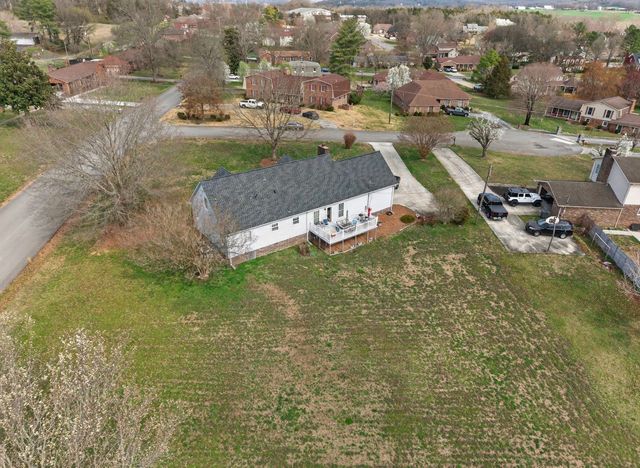 201 Chadwick Dr, Fayetteville, TN 37334