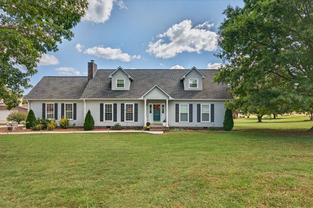 201 Chadwick Dr, Fayetteville, TN 37334