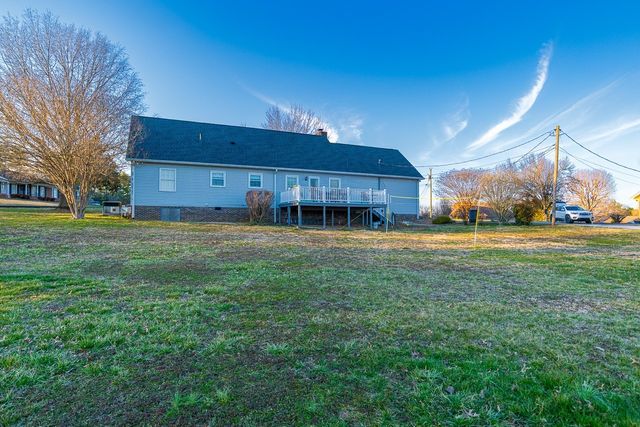 201 Chadwick Dr, Fayetteville, TN 37334