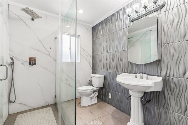 7060 Morse Avenue, North Hollywood, CA 91605