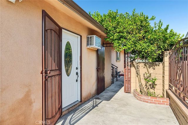 7060 Morse Avenue, North Hollywood, CA 91605