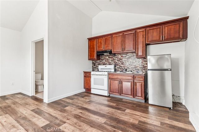 7060 Morse Avenue, North Hollywood, CA 91605