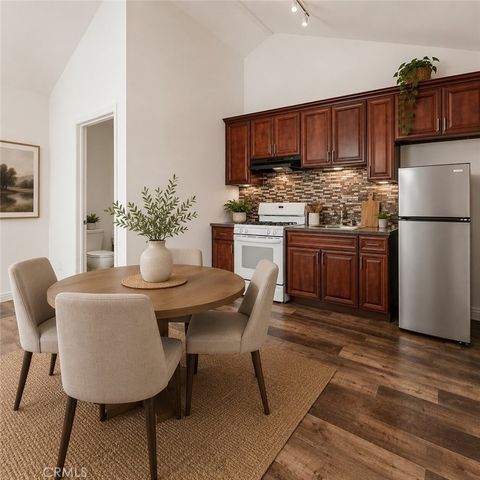 7060 Morse Avenue, North Hollywood, CA 91605