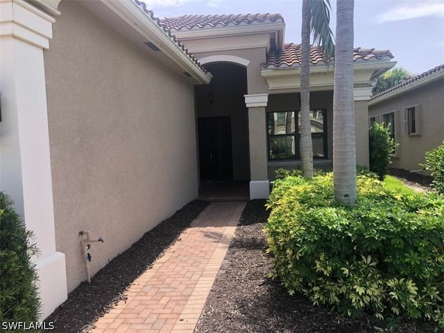 13644 Mandarin CIR, Naples, FL 34109