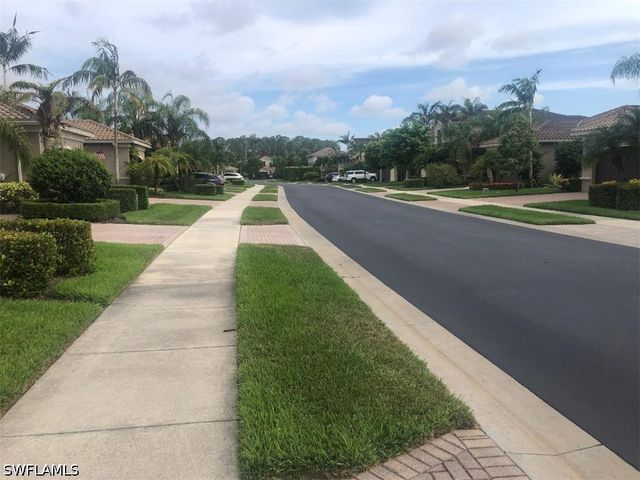 13644 Mandarin CIR, Naples, FL 34109