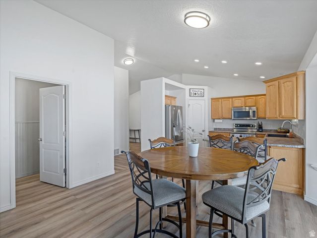 386 W WINTER WHEAT WAY, Saratoga Springs, UT 84045