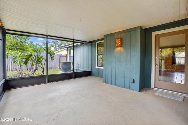 11522 SWEETWATER OAKS Drive W, Jacksonville, FL 32223