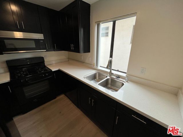 1532 Granville Avenue, Los Angeles, CA 90025