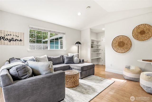 6211 247th Avenue NE, Redmond, WA 98053