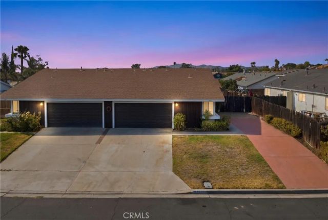 371 Red Cedar, Perris, CA 92570